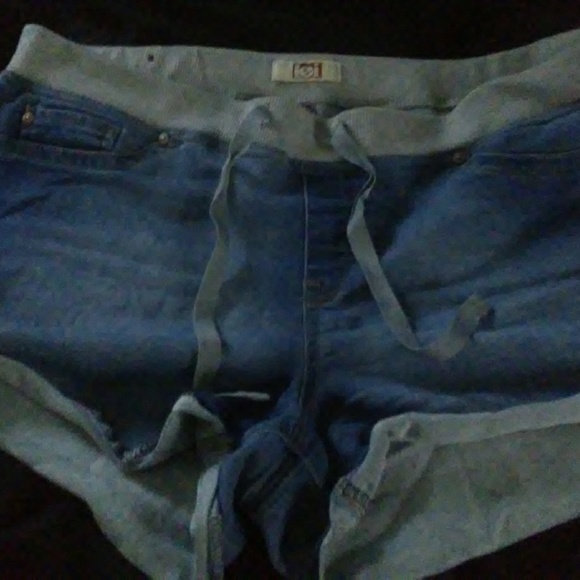 Shorts - Picture 2 of 2